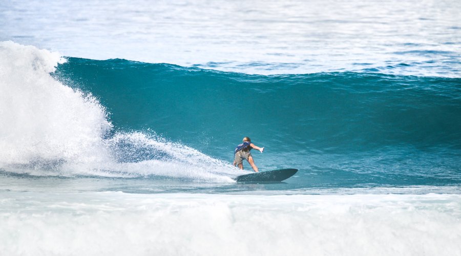 Surfing - Gallery Image 4